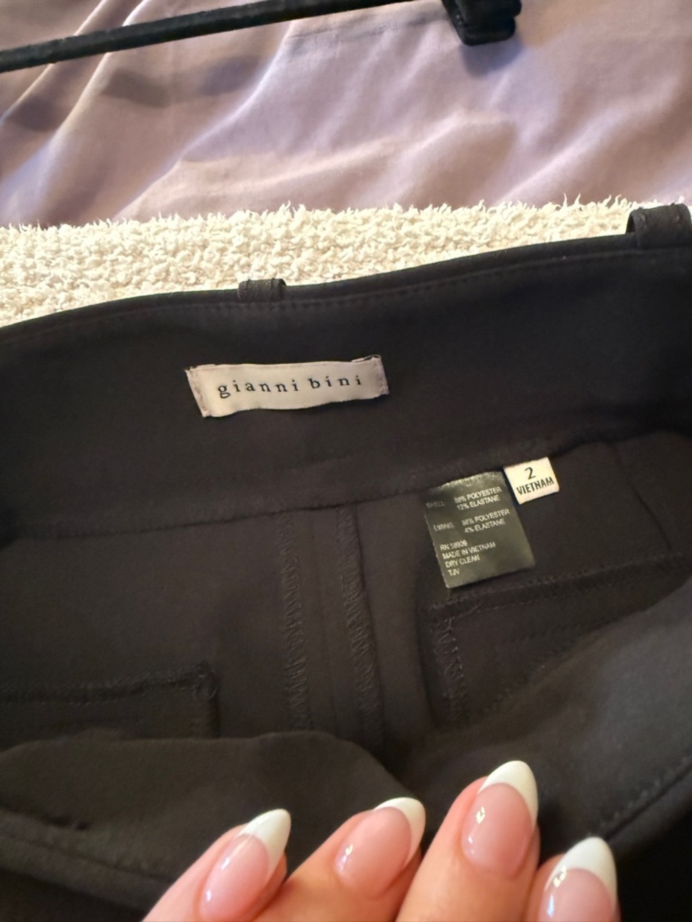 Gianni Bini Black Tailored Belted Shorts - Picture 9 of 10